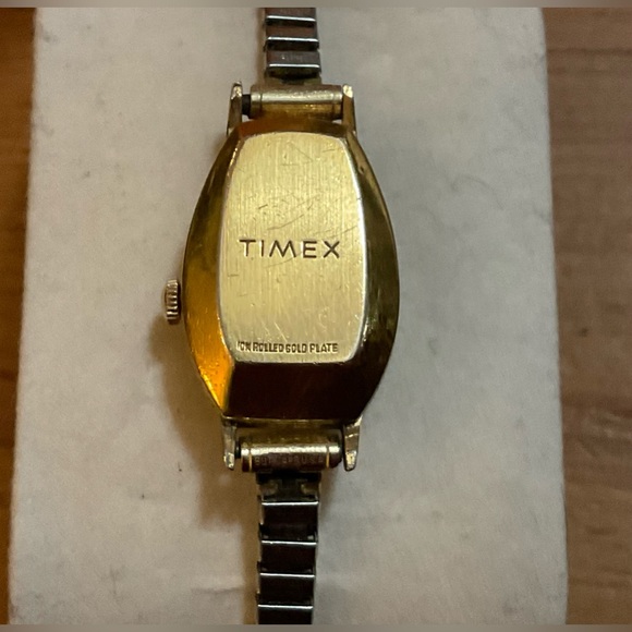 Timex: Woman’s vintage (70S) gold filled electric wrist watch with thin band. - Picture 3 of 6